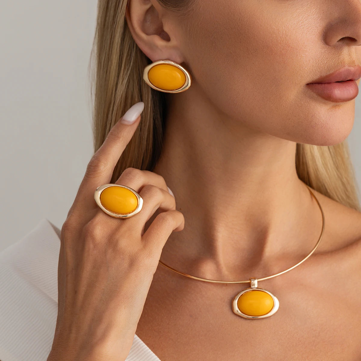 Vintage Acrylic Jewelry Set